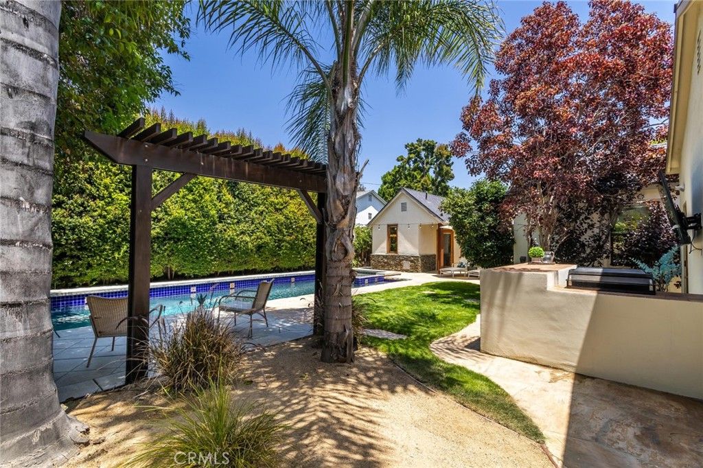 Image 42 of property listing at 12705 Sarah Street, Studio City, CA 91604