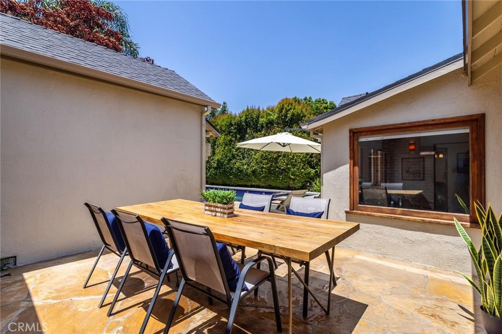 Image 45 of property listing at 12705 Sarah Street, Studio City, CA 91604