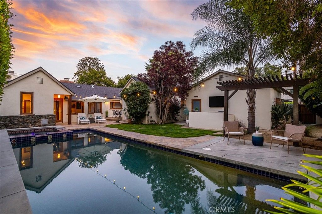 Image 51 of property listing at 12705 Sarah Street, Studio City, CA 91604