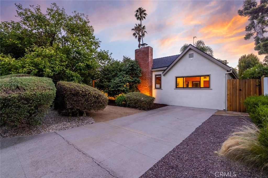 Image 55 of property listing at 12705 Sarah Street, Studio City, CA 91604
