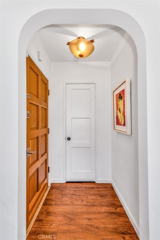 Image 6 of property listing at 12705 Sarah Street, Studio City, CA 91604