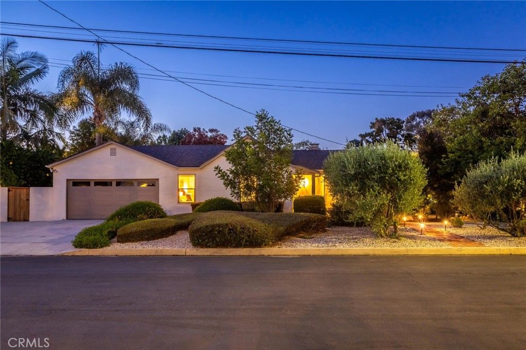 Image 63 of property listing at 12705 Sarah Street, Studio City, CA 91604