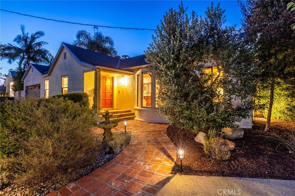 Image 65 of property listing at 12705 Sarah Street, Studio City, CA 91604