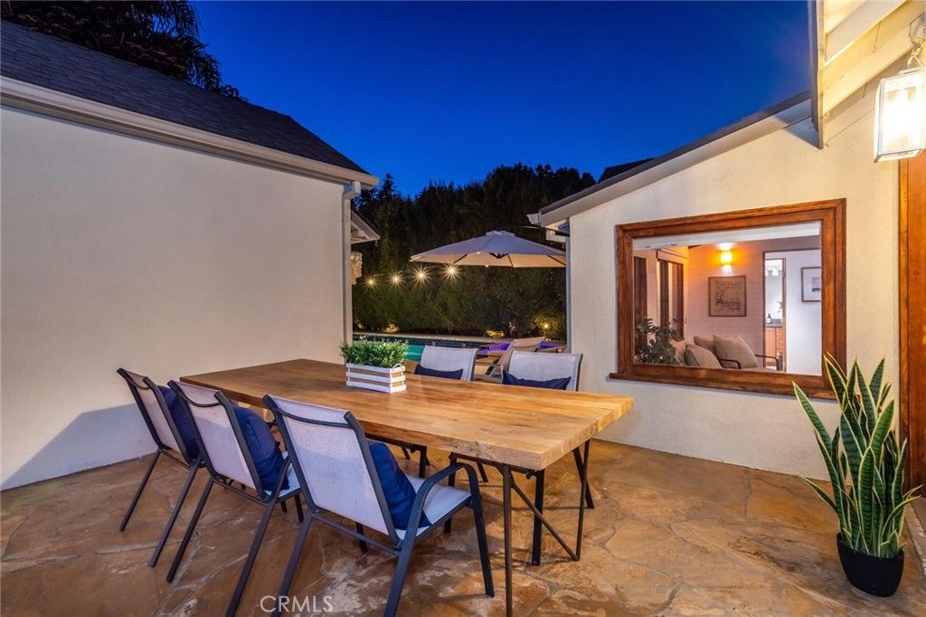 Image 67 of property listing at 12705 Sarah Street, Studio City, CA 91604