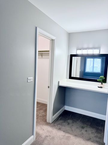 5200 Oakton Street 105, Skokie, IL 60077