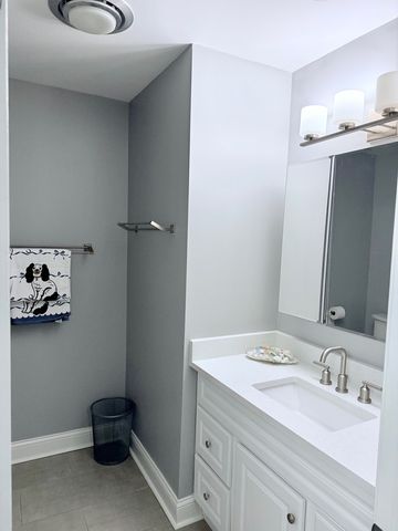 5200 Oakton Street 105, Skokie, IL 60077