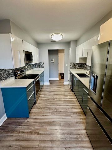 5200 Oakton Street 105, Skokie, IL 60077