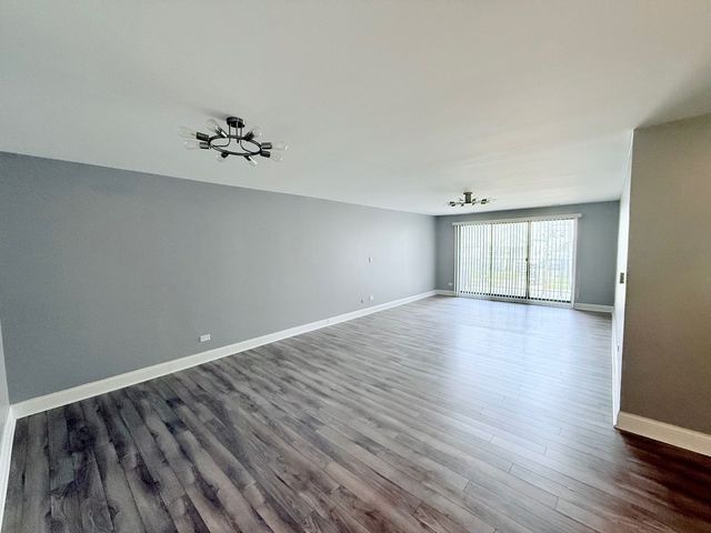 5200 Oakton Street 105, Skokie, IL 60077