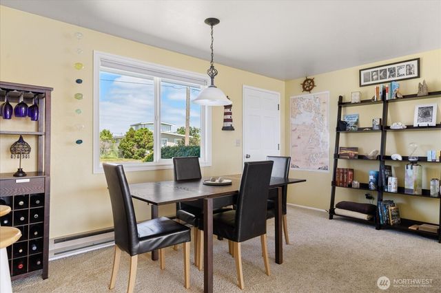 214 Lighthouse Way, Freeland, WA 98249