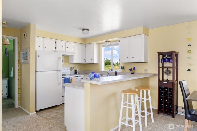214 Lighthouse Way, Freeland, WA 98249