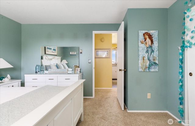 214 Lighthouse Way, Freeland, WA 98249