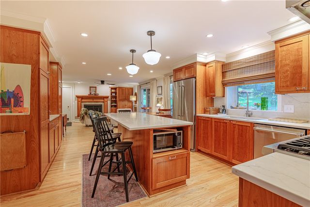 287 Chapel Hill Drive, Irondequoit, NY 14617