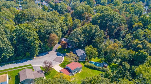 287 Chapel Hill Drive, Irondequoit, NY 14617