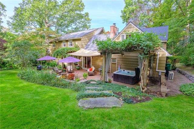 287 Chapel Hill Drive, Irondequoit, NY 14617