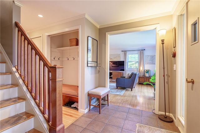 287 Chapel Hill Drive, Irondequoit, NY 14617
