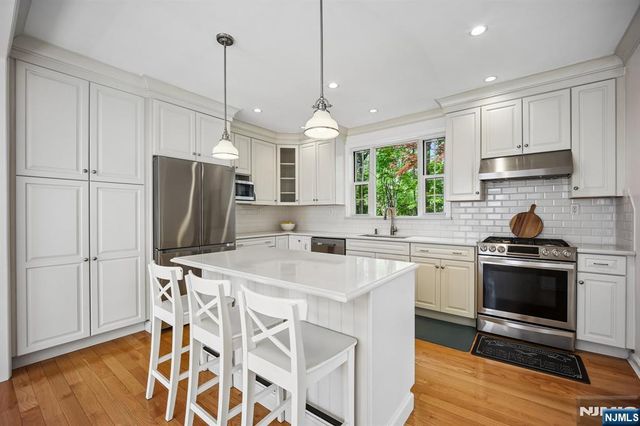155 Sunset Lane, Tenafly, NJ 07670
