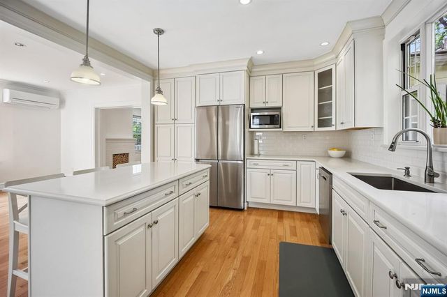 155 Sunset Lane, Tenafly, NJ 07670