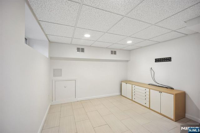 155 Sunset Lane, Tenafly, NJ 07670