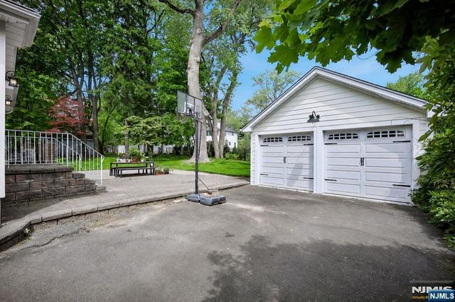 155 Sunset Lane, Tenafly, NJ 07670