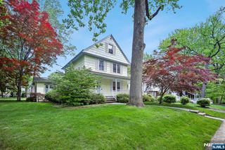 155 Sunset Lane, Tenafly, NJ 07670