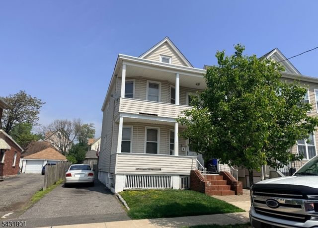 67 Grand St, Garfield City, NJ 07026