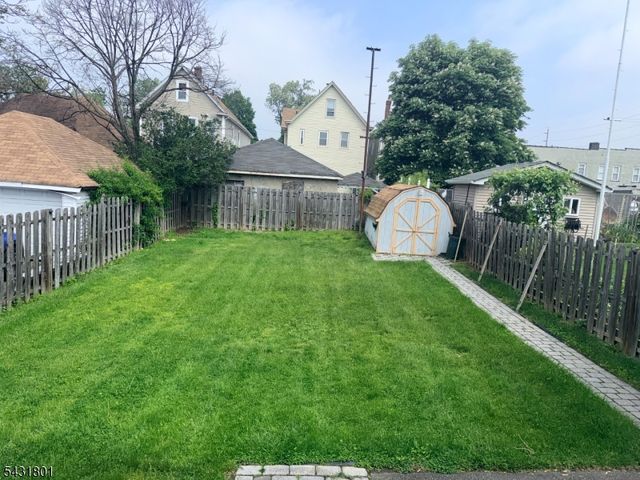 67 Grand St, Garfield City, NJ 07026