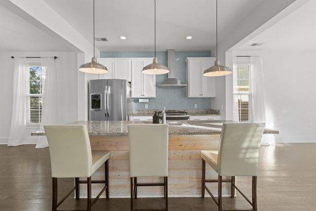 615 Long Meadow Street, Summerville, SC 29486