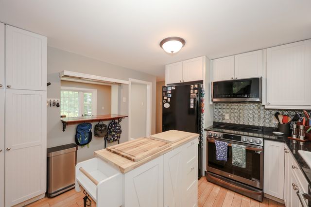 1 Woodridge Road, Durham, NH 03824