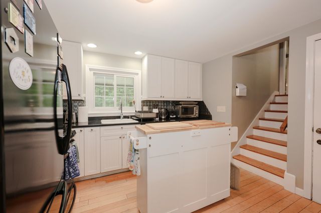 1 Woodridge Road, Durham, NH 03824