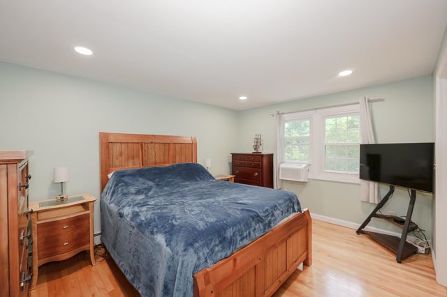 1 Woodridge Road, Durham, NH 03824