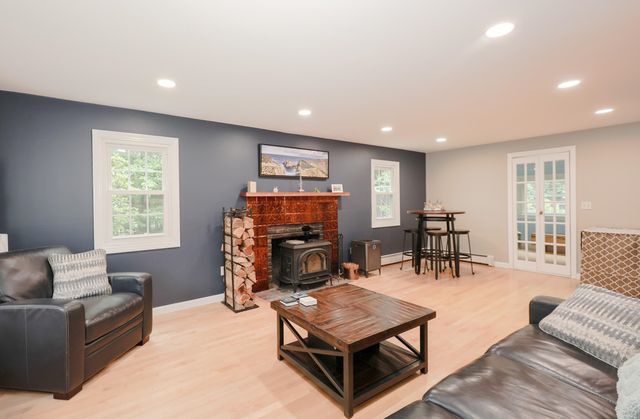 1 Woodridge Road, Durham, NH 03824