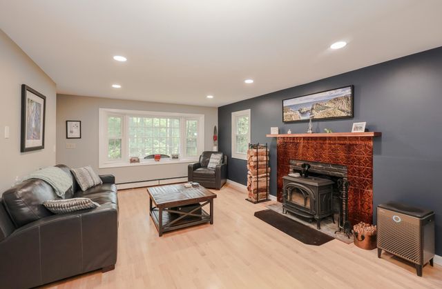 1 Woodridge Road, Durham, NH 03824