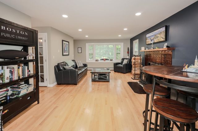 1 Woodridge Road, Durham, NH 03824
