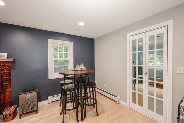 1 Woodridge Road, Durham, NH 03824