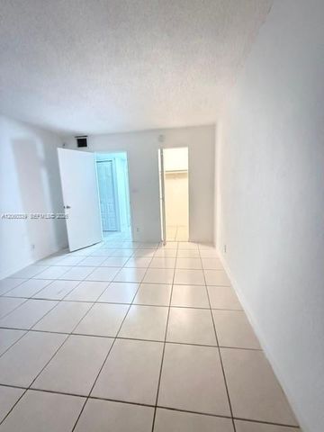 4550 NW 9th St 812E, Miami, FL 33126