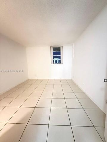 4550 NW 9th St 812E, Miami, FL 33126