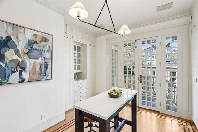 1119 19th Avenue E, Seattle, WA 98112