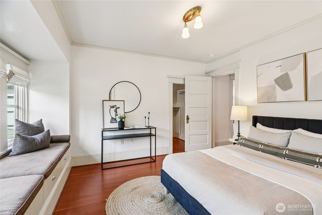 1119 19th Avenue E, Seattle, WA 98112