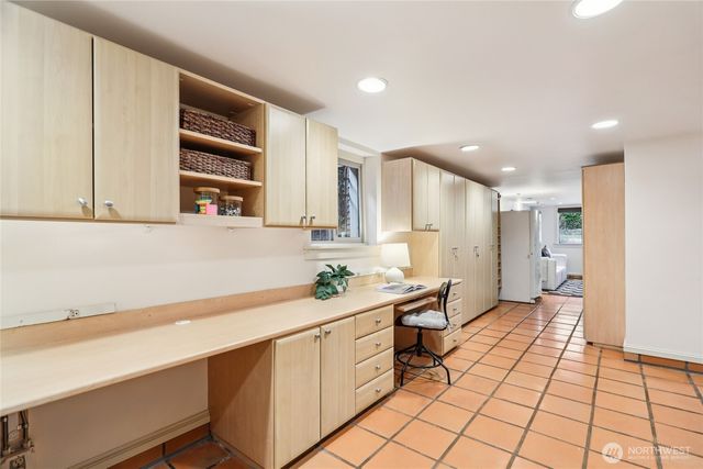 1119 19th Avenue E, Seattle, WA 98112