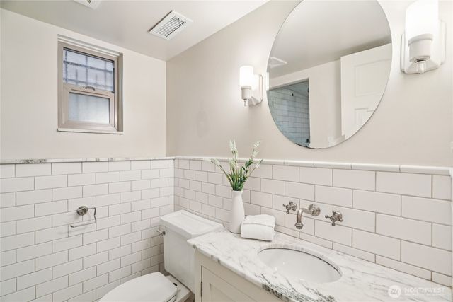 1119 19th Avenue E, Seattle, WA 98112