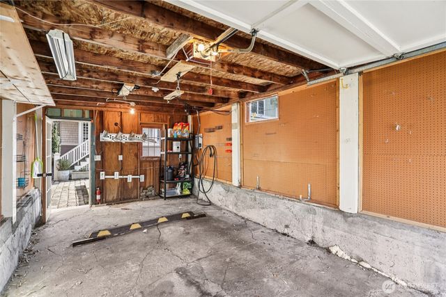 1119 19th Avenue E, Seattle, WA 98112