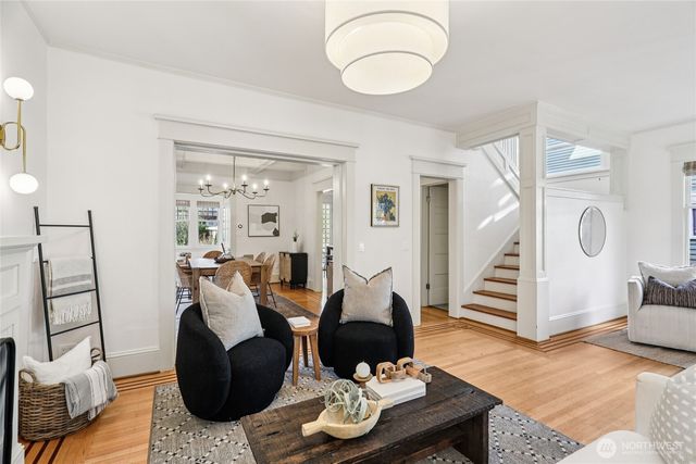 1119 19th Avenue E, Seattle, WA 98112