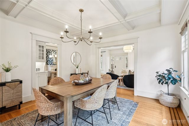 1119 19th Avenue E, Seattle, WA 98112