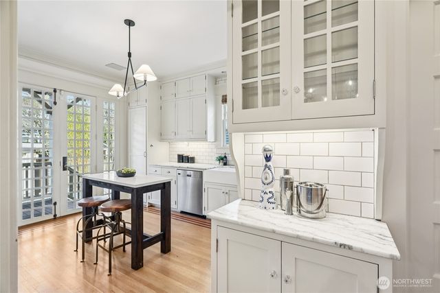 1119 19th Avenue E, Seattle, WA 98112