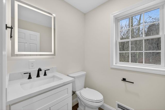 335 Raymond Road, Chester, NH 03036