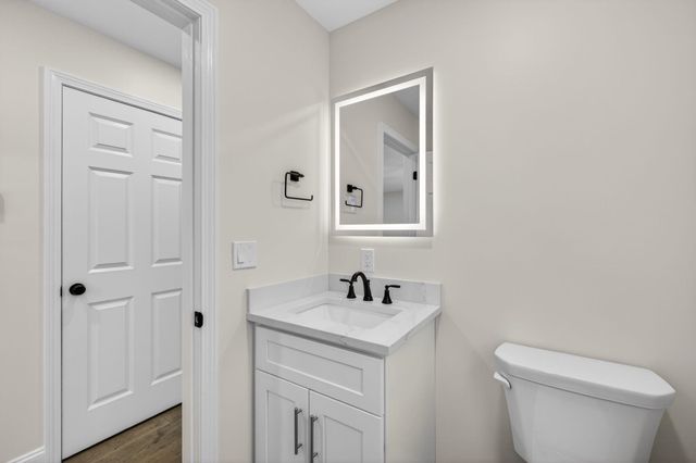 335 Raymond Road, Chester, NH 03036