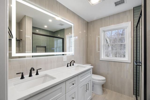 335 Raymond Road, Chester, NH 03036