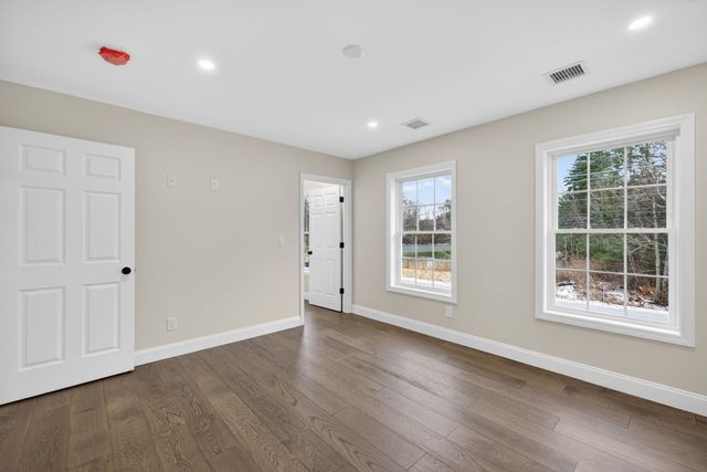 335 Raymond Road, Chester, NH 03036