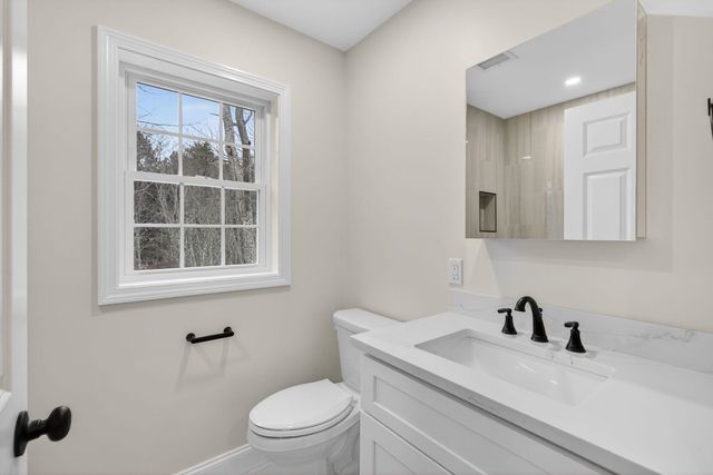 335 Raymond Road, Chester, NH 03036