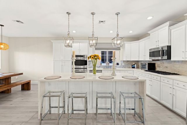 112 NW Gardener St, Boca Raton, FL 33432